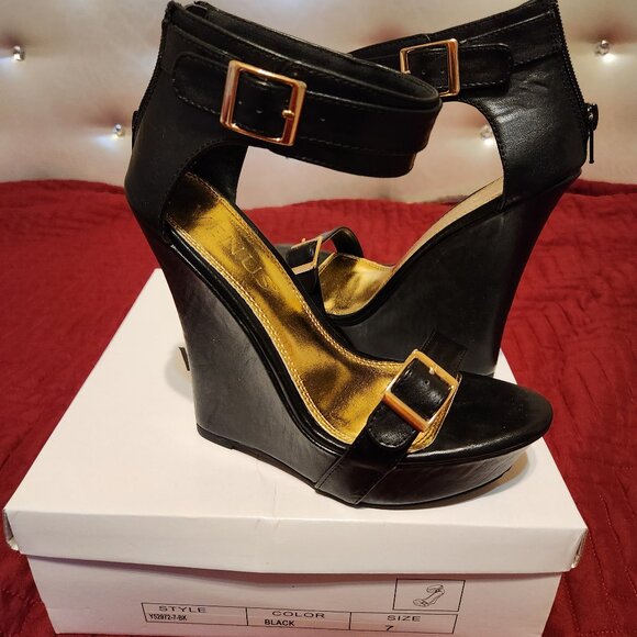 Women's size 7 Black Ankle Strap Wedges - Picture 1 of 4